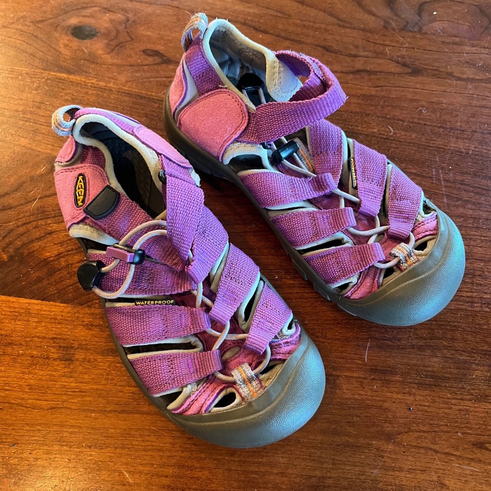 Keen Newport H2 Kids Purple Waterproof Hiking Sandals Size 3 US 1006571